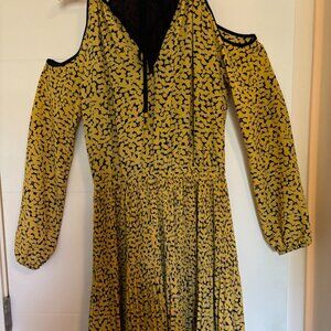 Michael Kors - Cute Open Shoulder Knee Length Dress